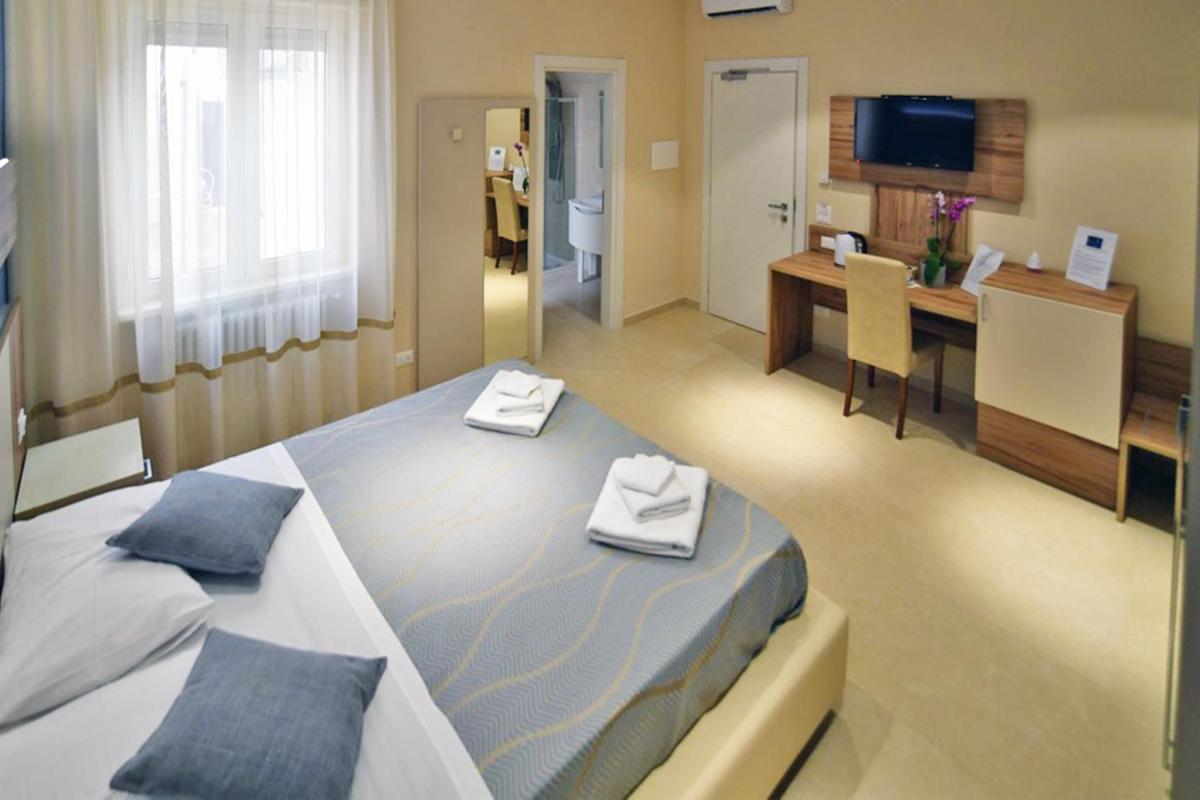 Astro Blu Bed and Breakfast Λέτσε Εξωτερικό φωτογραφία
